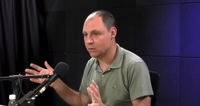 O ciclo do atraso brasileiro: reforma, contrarreforma e implosão