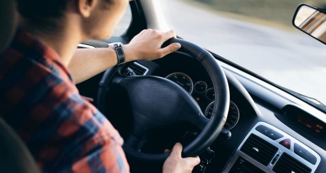 Investir em ações NÃO é como dirigir